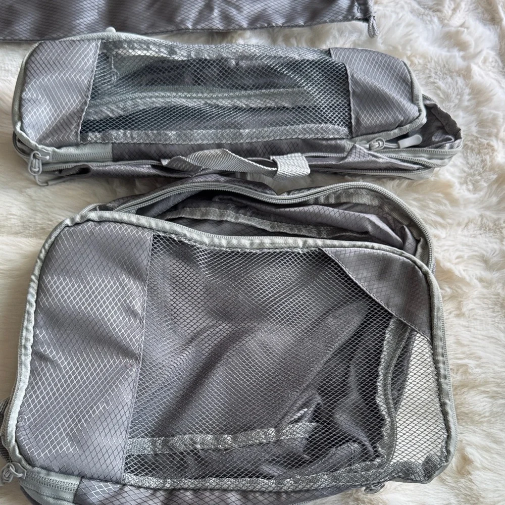 Silver Mesh Travel Organizer